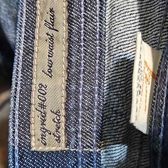 Citizens Of Humanity Low-Rise Flare Denim Jeans - Picture 9 of 12